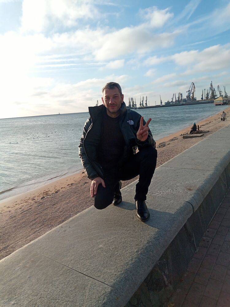  ,   Nikolay, 43 ,   ,   , c , 