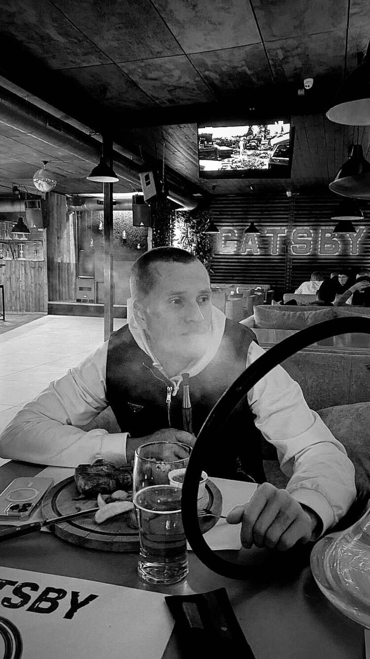  ,   Anton, 29 ,   ,   