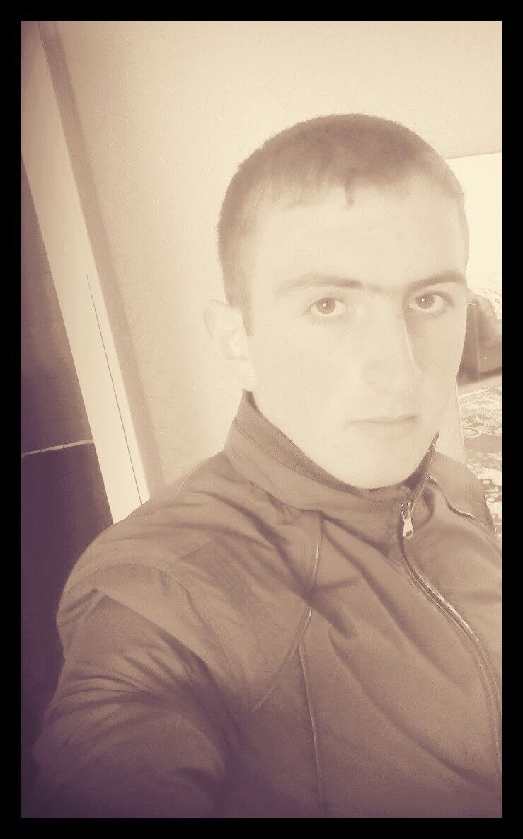  7413274  Gri, 27 ,    