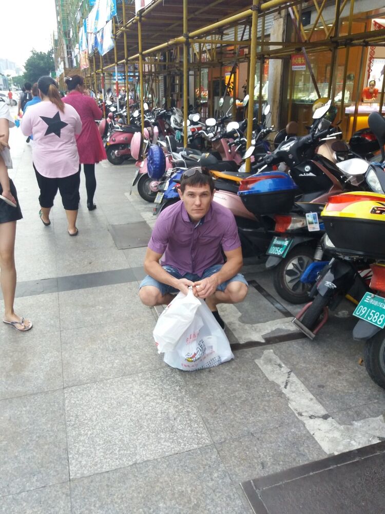  11446604  Ruslan, 49 ,    