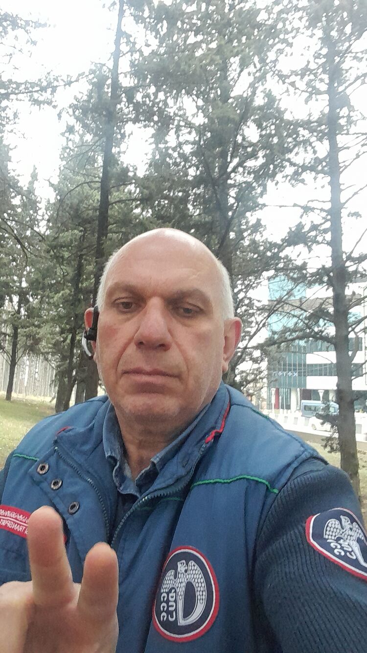  40964464  , 57 ,    