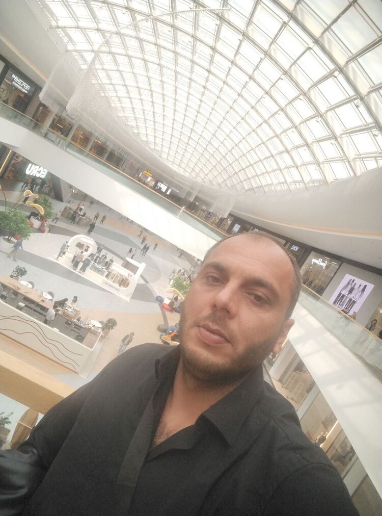  53718474  Sahin, 34 ,    