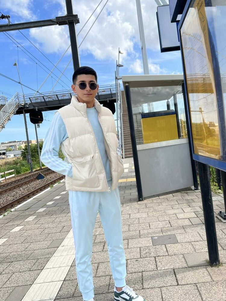  29064184  Laig, 25 ,    