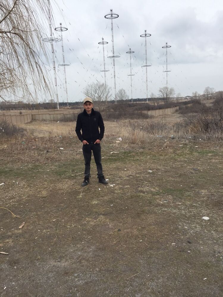  44351954  Lyov, 22 ,    