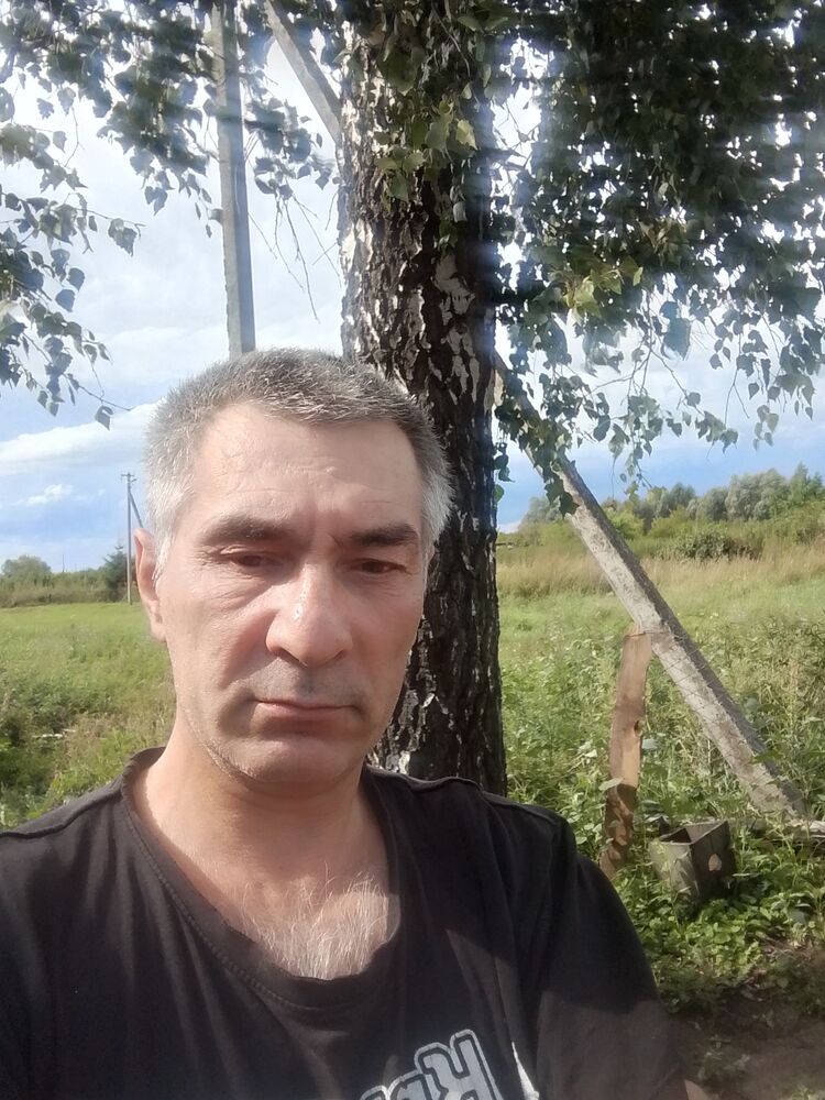   ,   Farhat, 52 ,     , c 