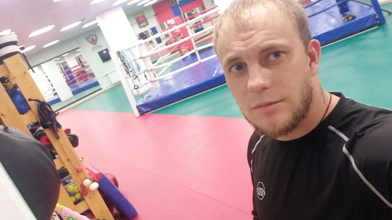  ,   Anton, 35 ,   ,   , c , 