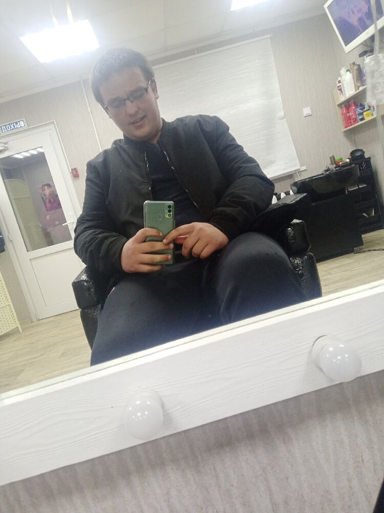  28750824  Maxim, 23 ,    