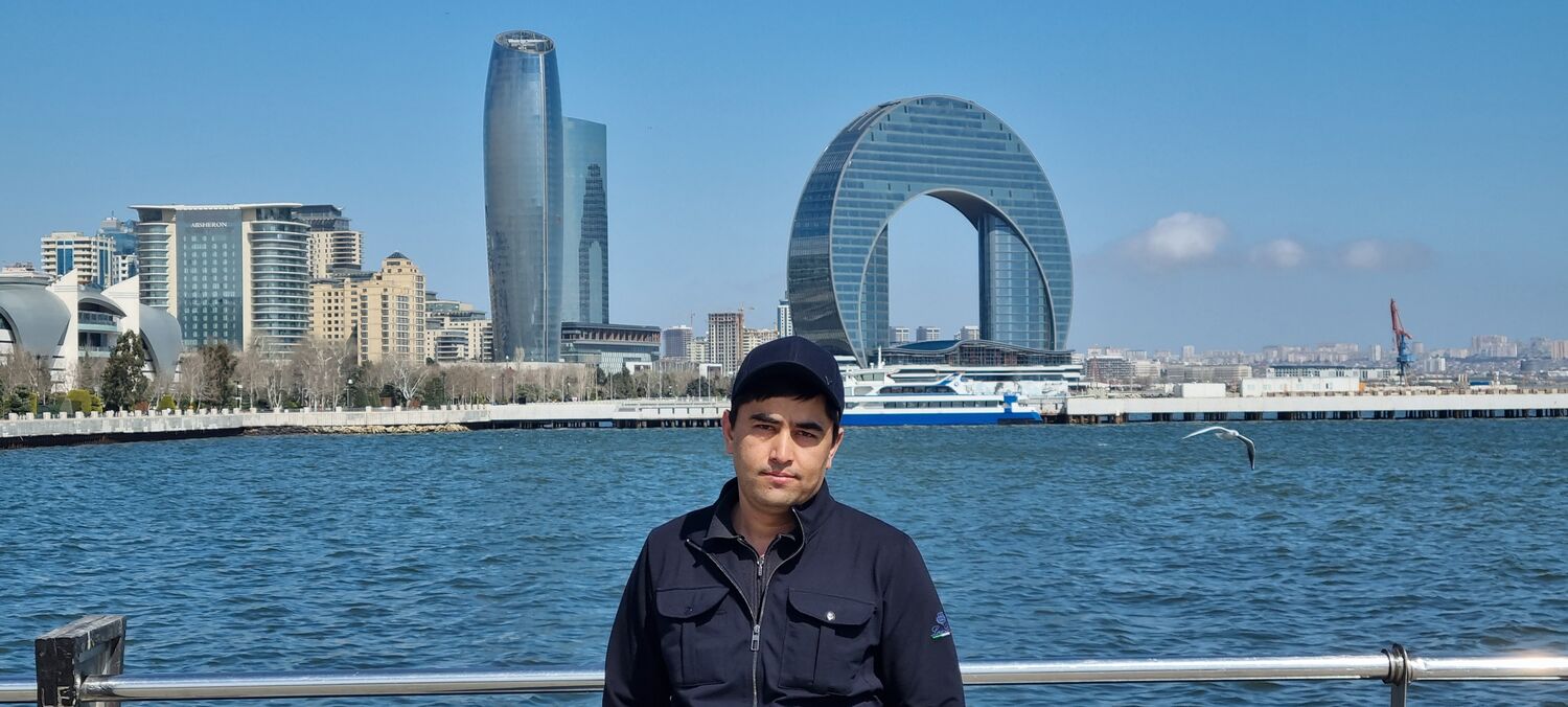 45608254  Abdumalik, 32 ,    