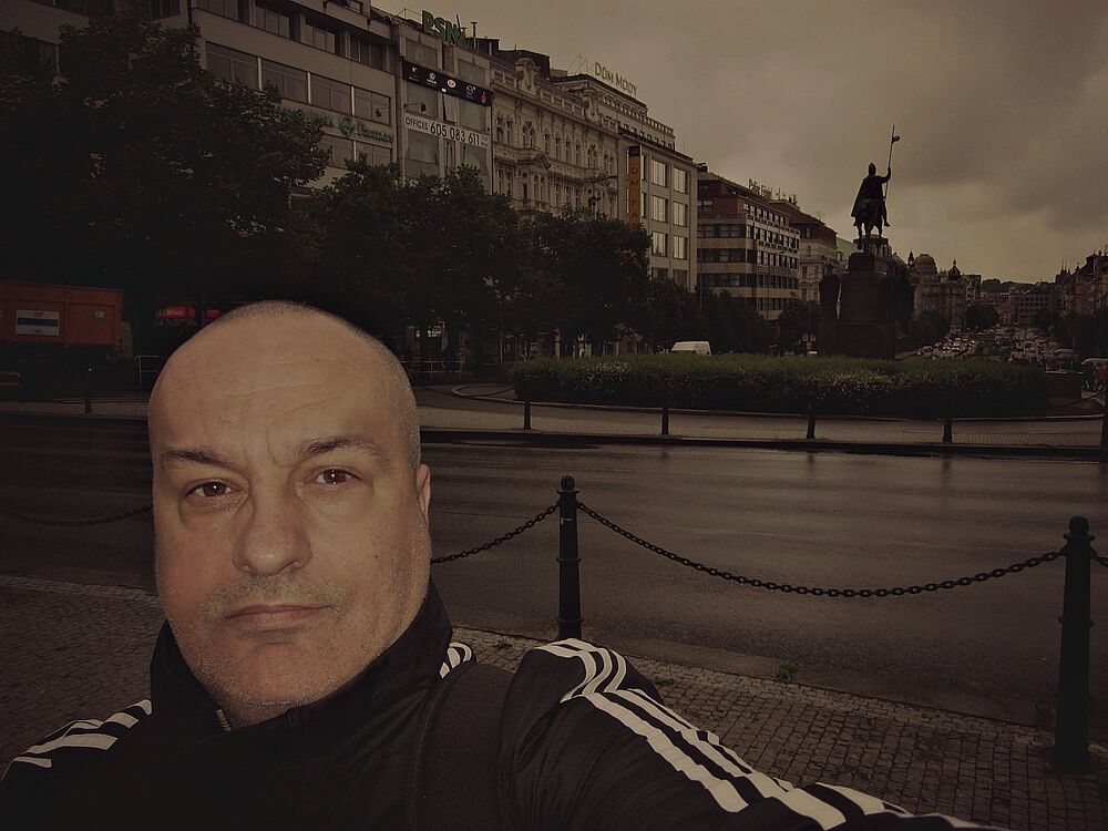  53151484  Nino, 55 ,    