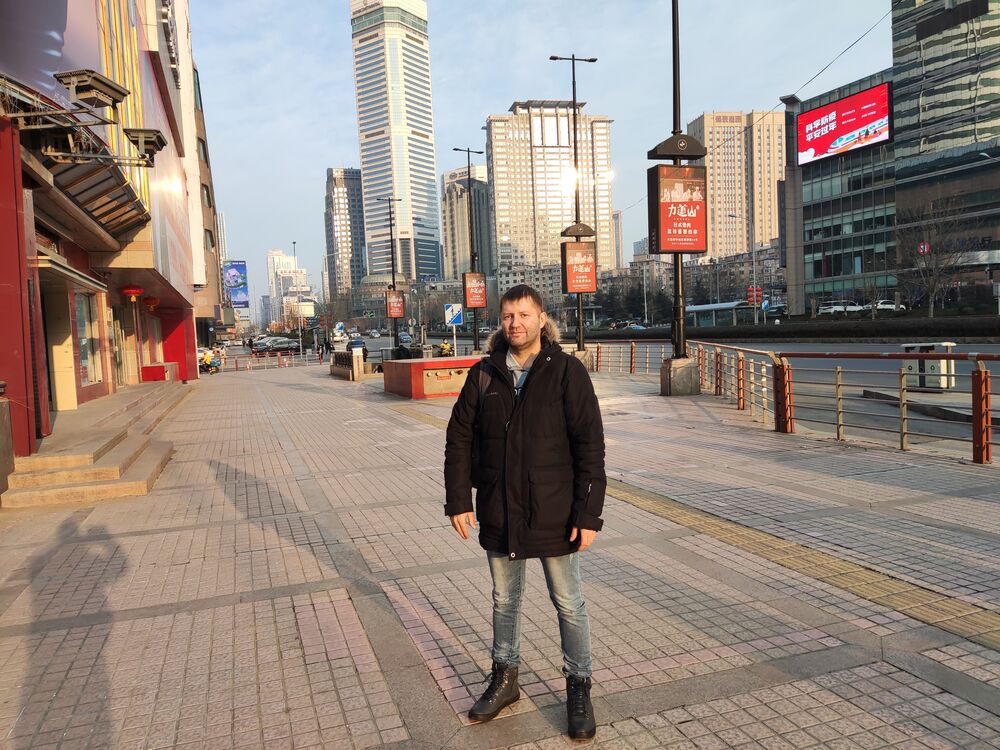  32747664  Viktor, 37 ,    Dalian