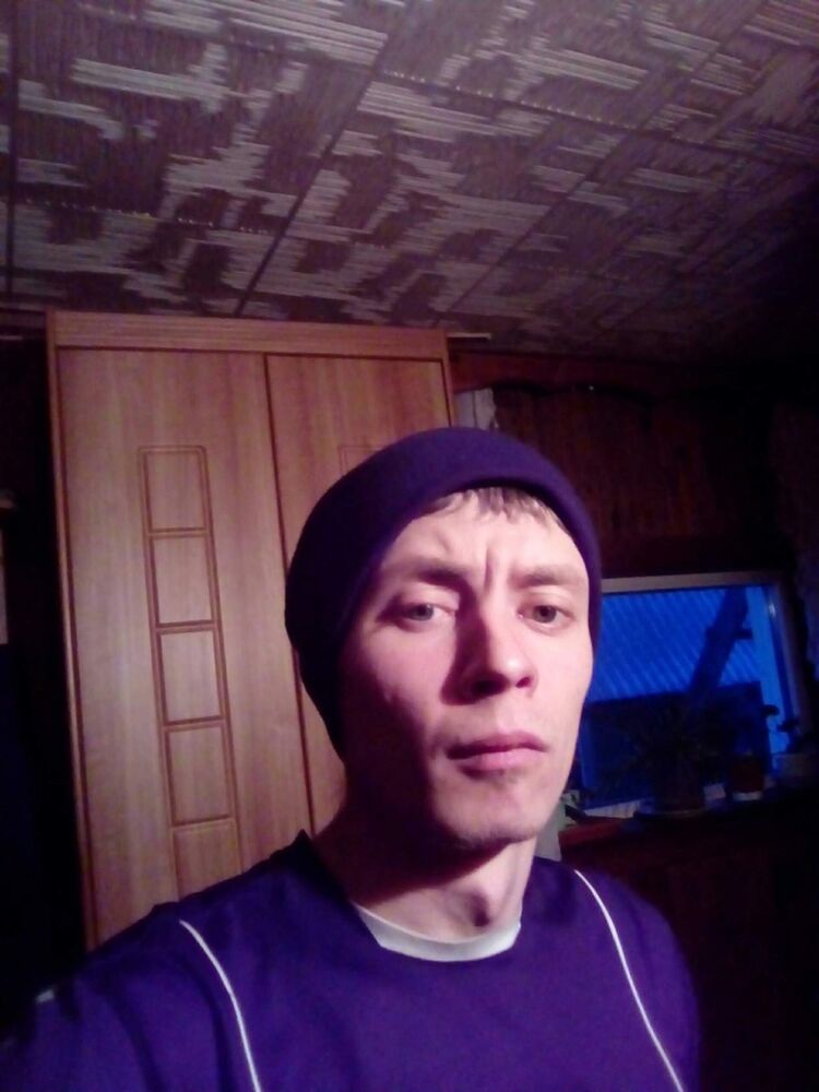  ,   Denis, 33 ,   