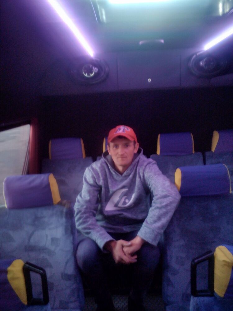  22296924  Denis, 35 ,    