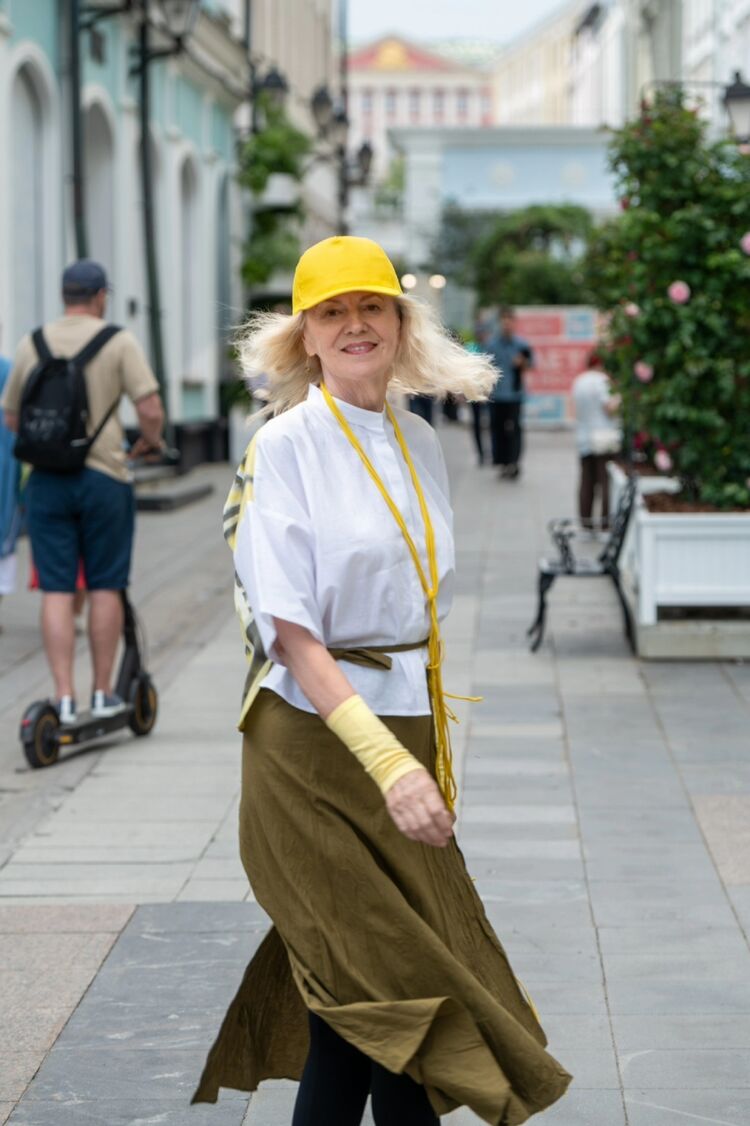  53532064  Lena, 67 ,    