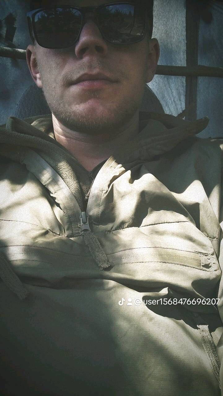  43598524  Vadim, 23 ,    
