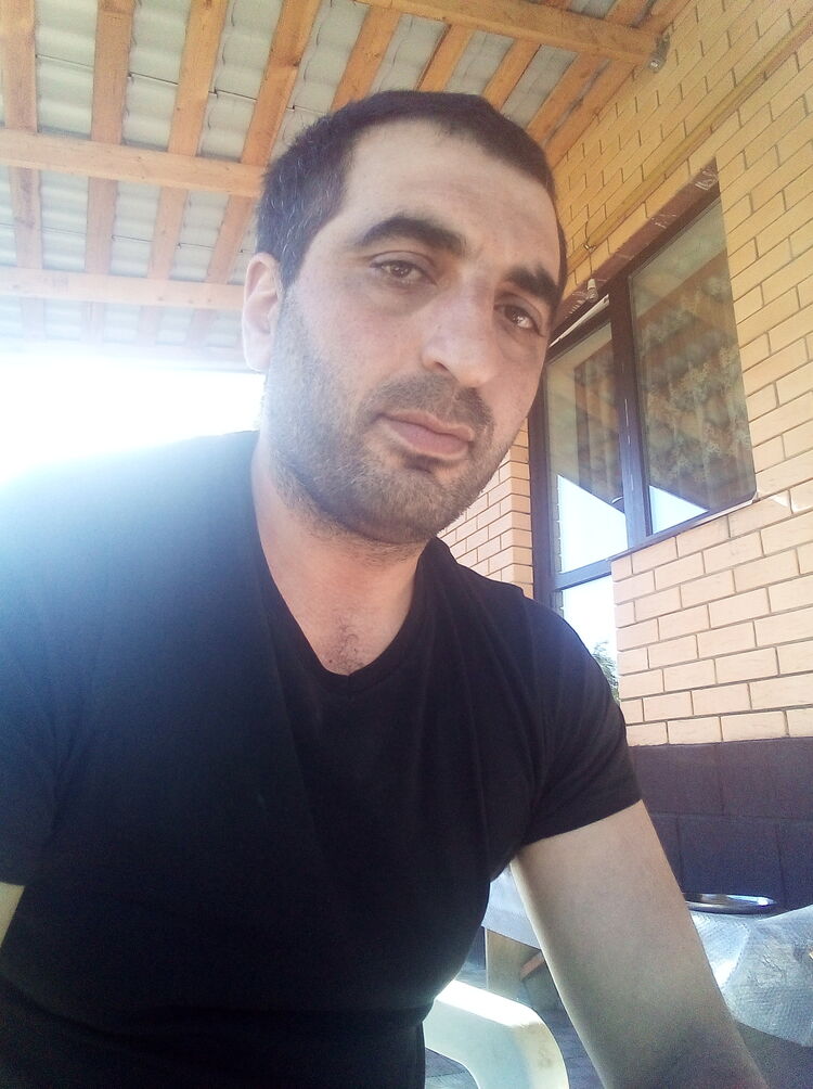  23593254  Davit, 39 ,     