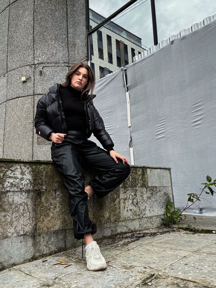  -,   , 18 ,     