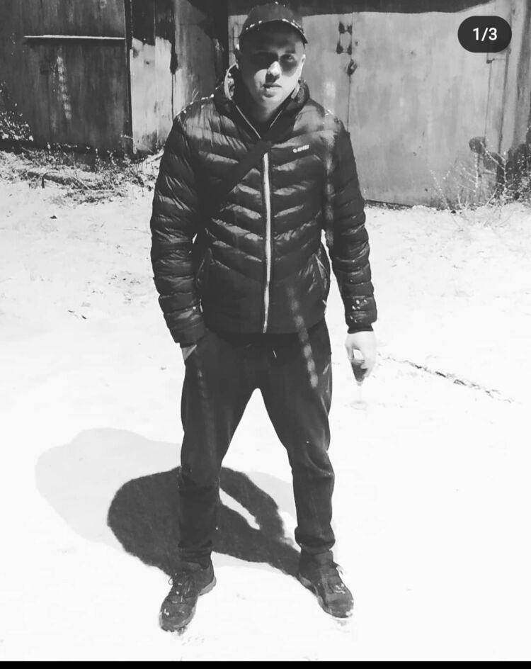  24672714  Semyon, 37 ,    
