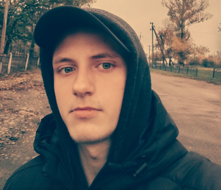  22415884  David, 23 ,    