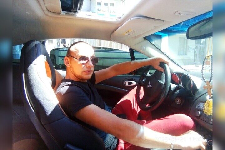  ,   Petro, 32 ,   ,   , c 
