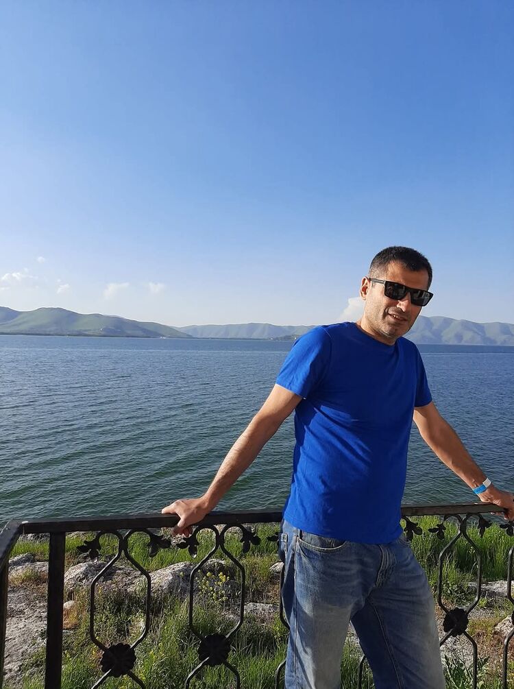  ,   Hayk, 48 ,   ,   