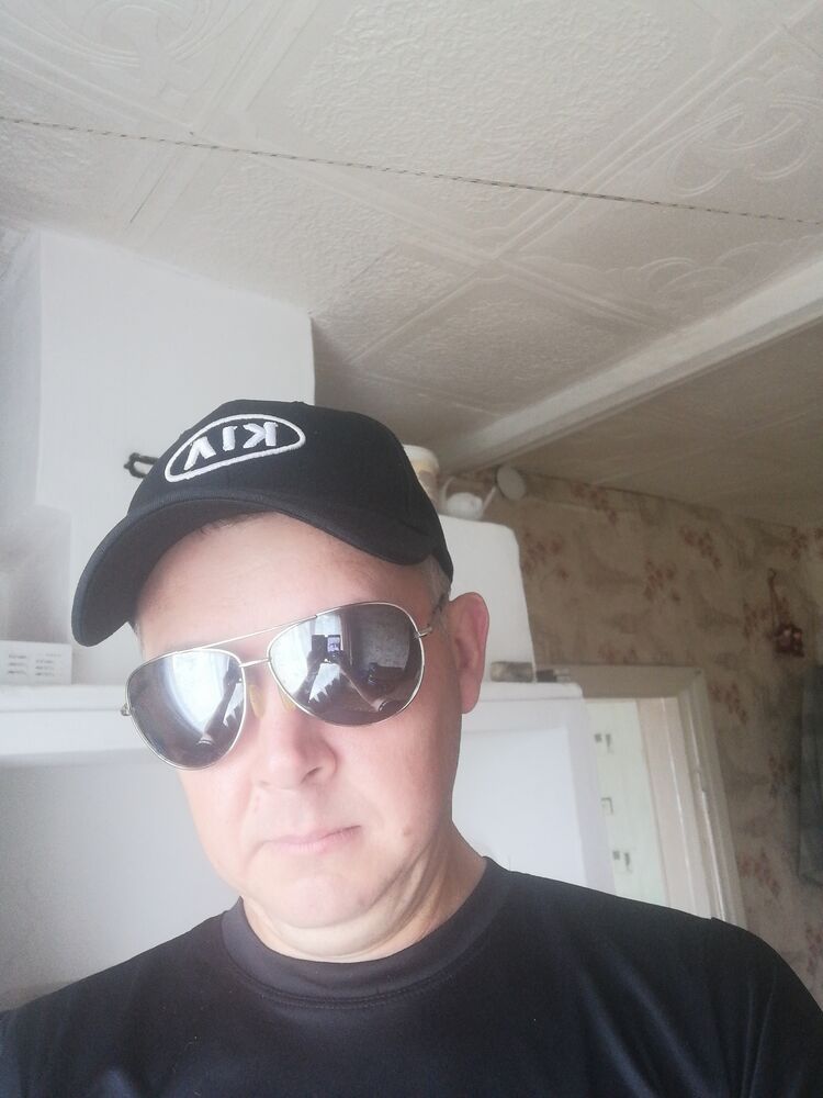  45490404  Pavel, 39 ,    