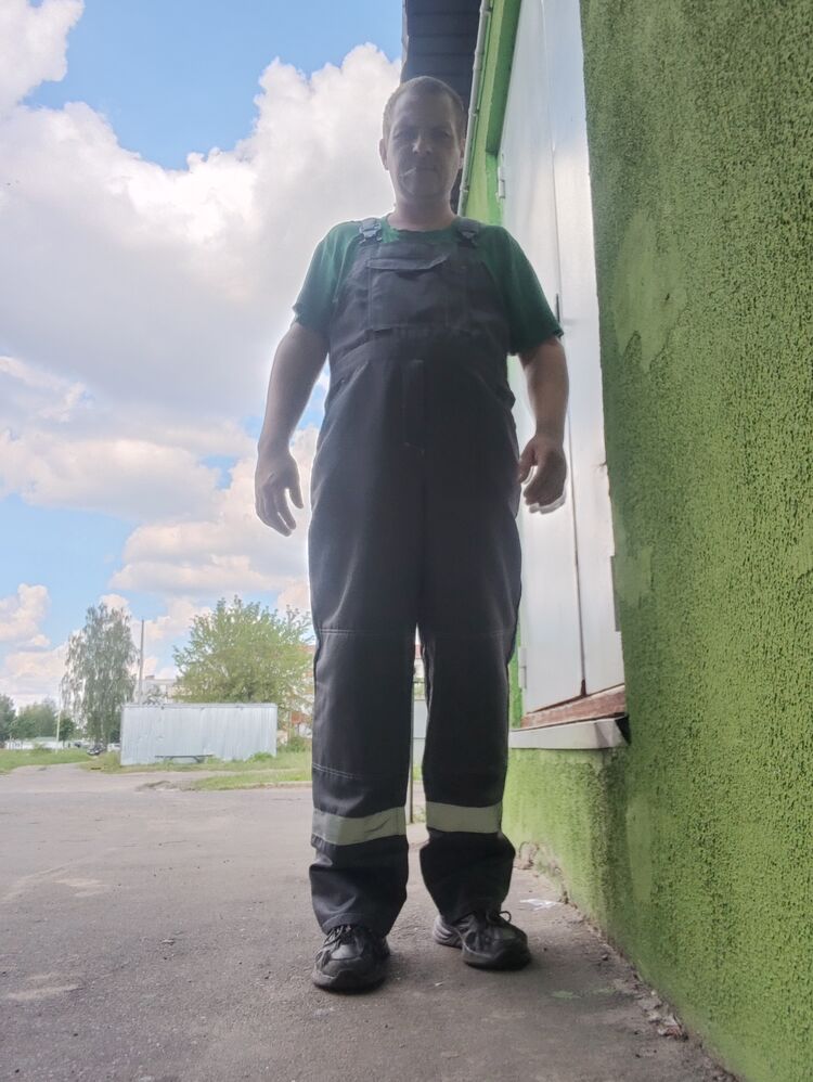  48133934  , 42 ,    