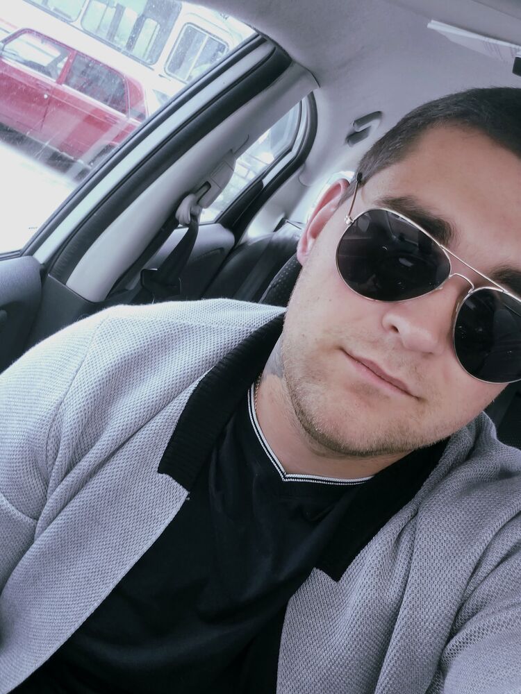   ,   Serge, 28 ,   