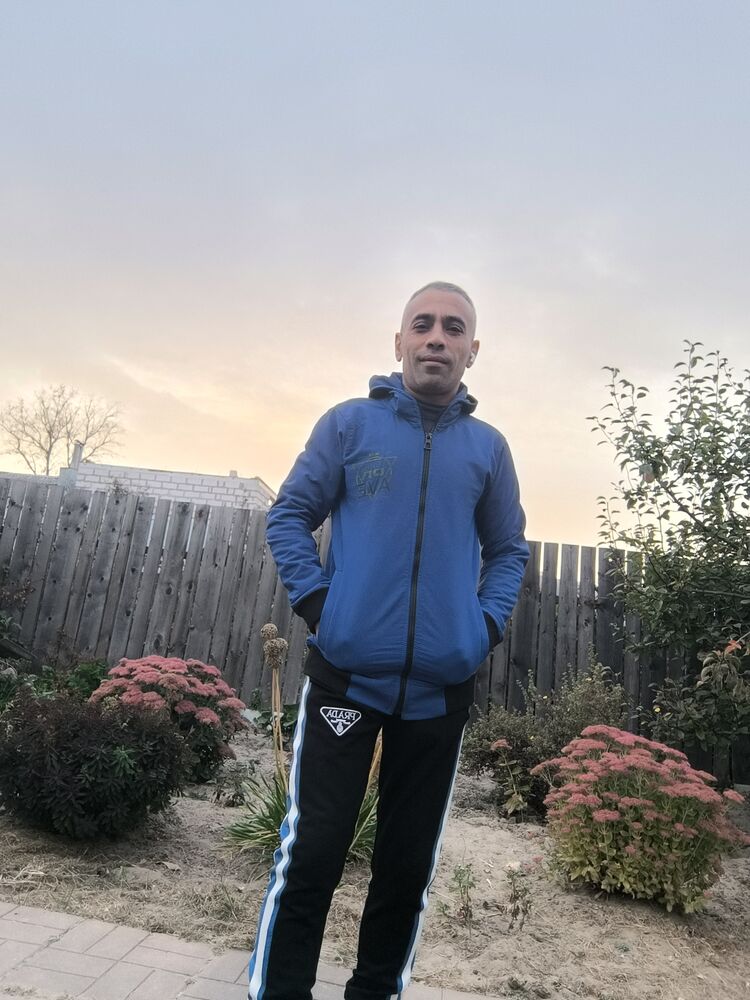  48662844  , 42 ,     