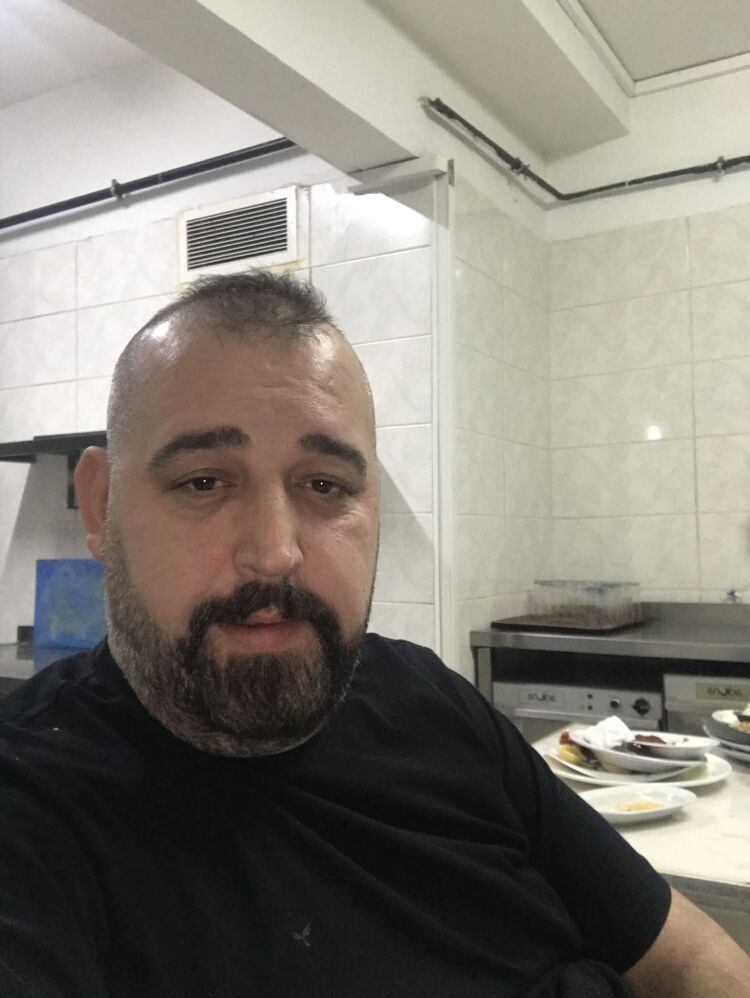  34754464  Ali, 44 ,    