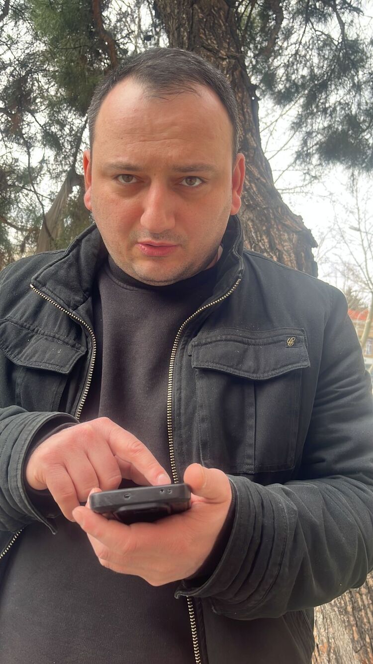  33692464  Vano, 39 ,    