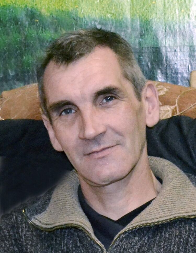 48 лет ему было. 48 лет ему было