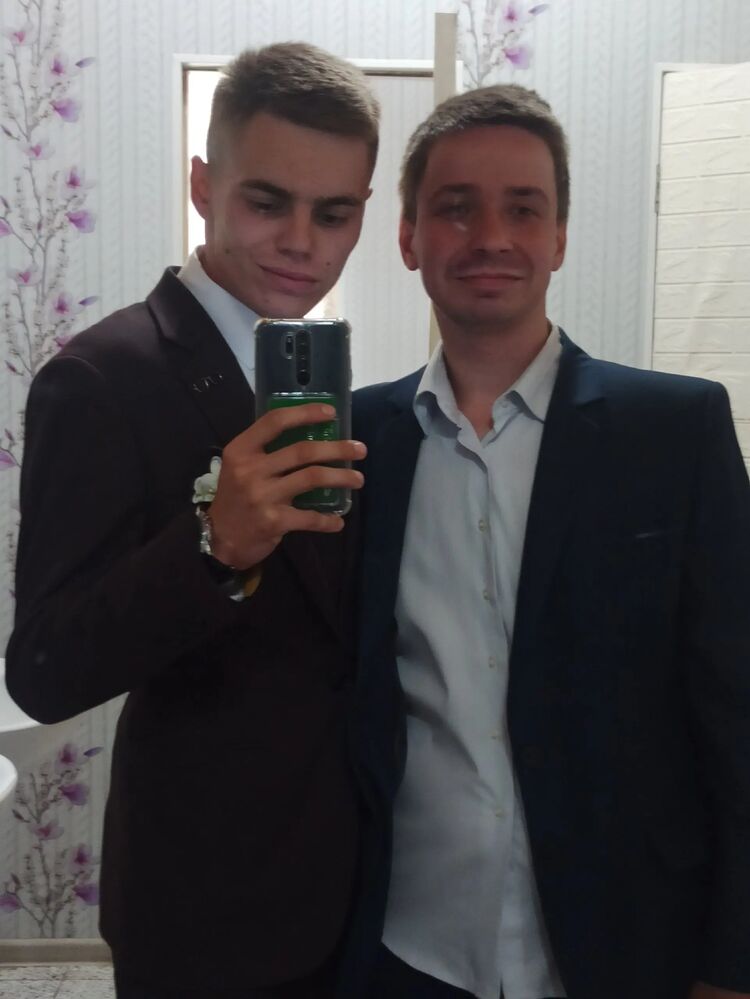  47422104  Andrey, 24 ,    