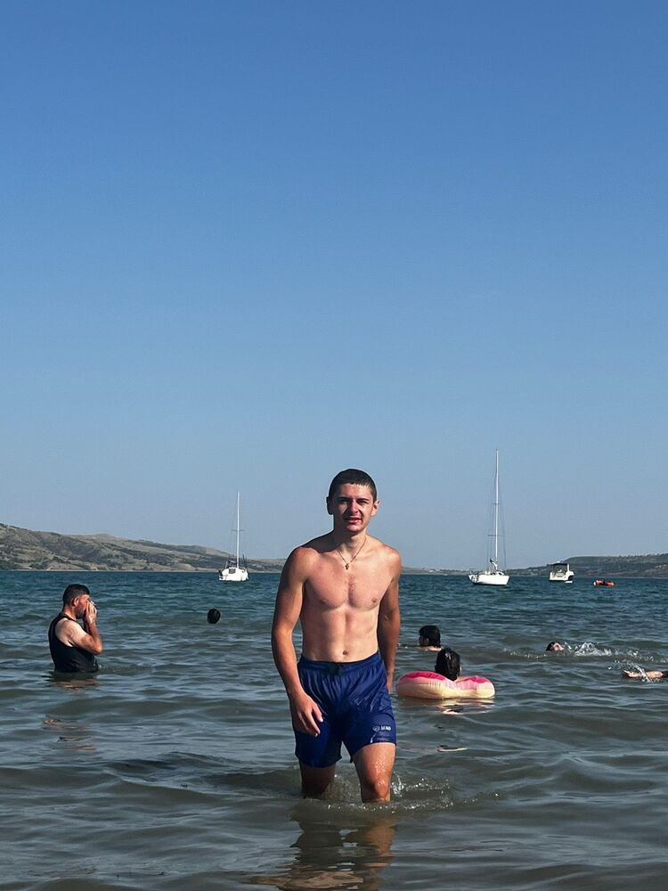  ,   Alex, 25 ,   ,   