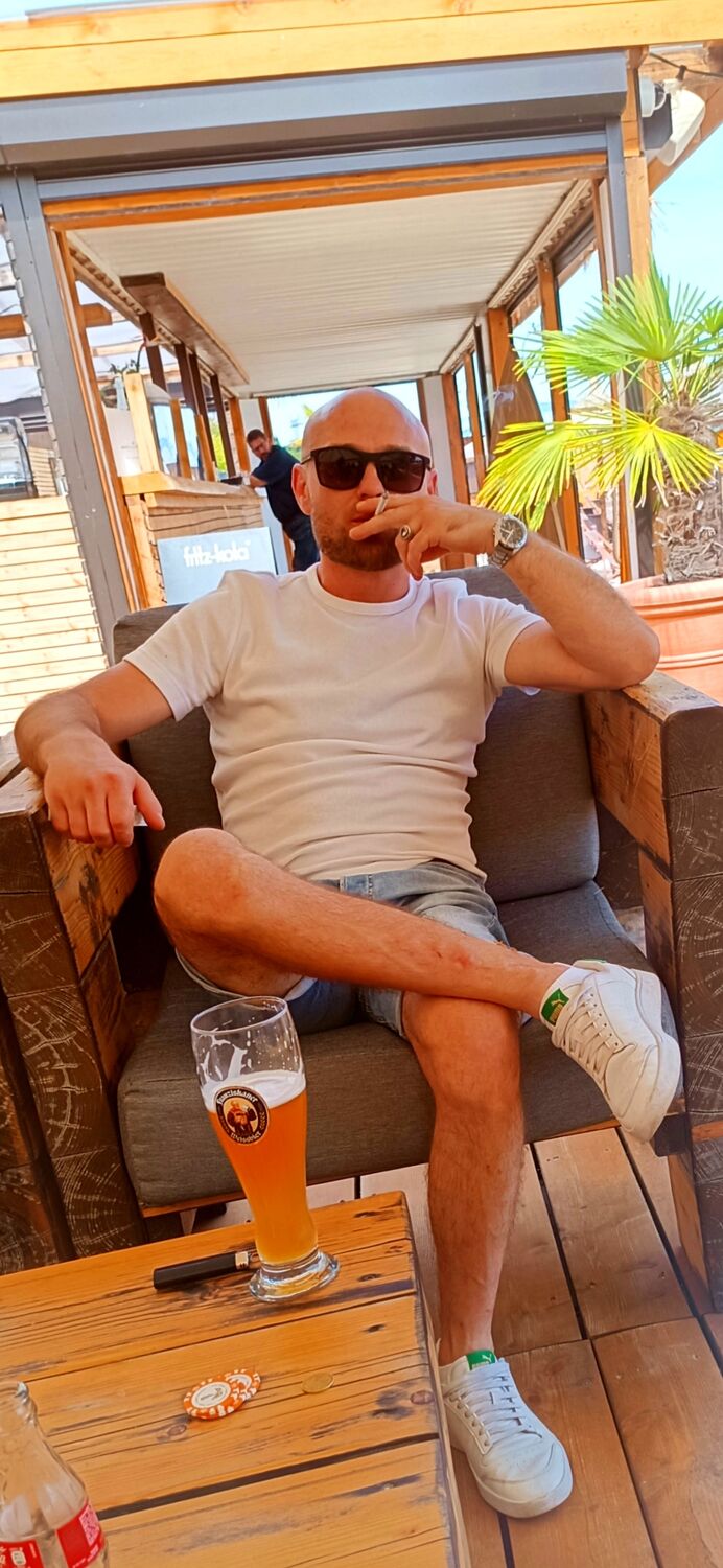  ,   Alex, 36 ,   ,   