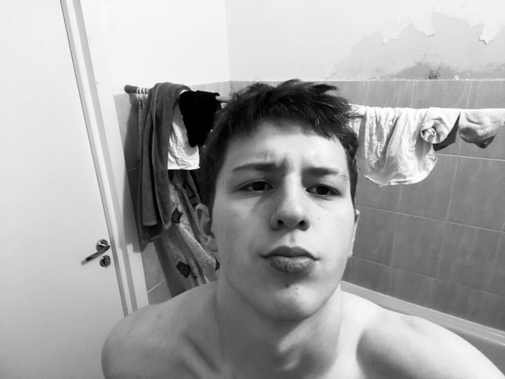  42883324  , 20 ,    