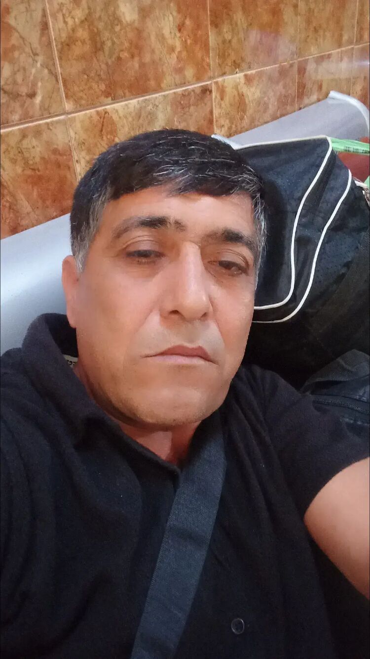 46151754  Zaur, 49 ,    