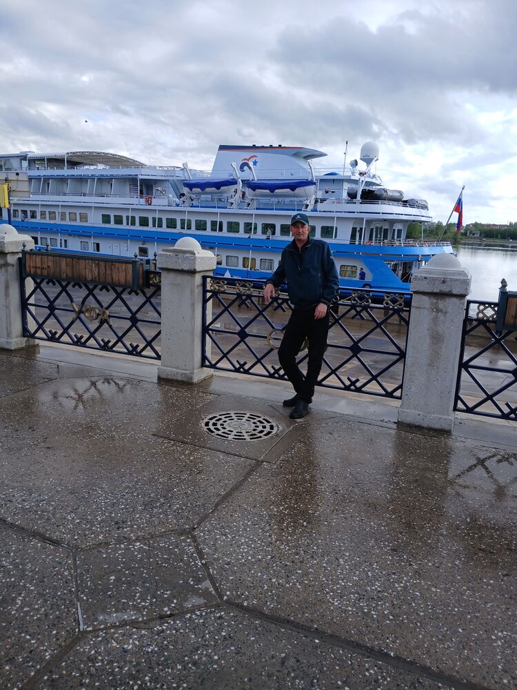  52584584  Azamat, 51 ,    