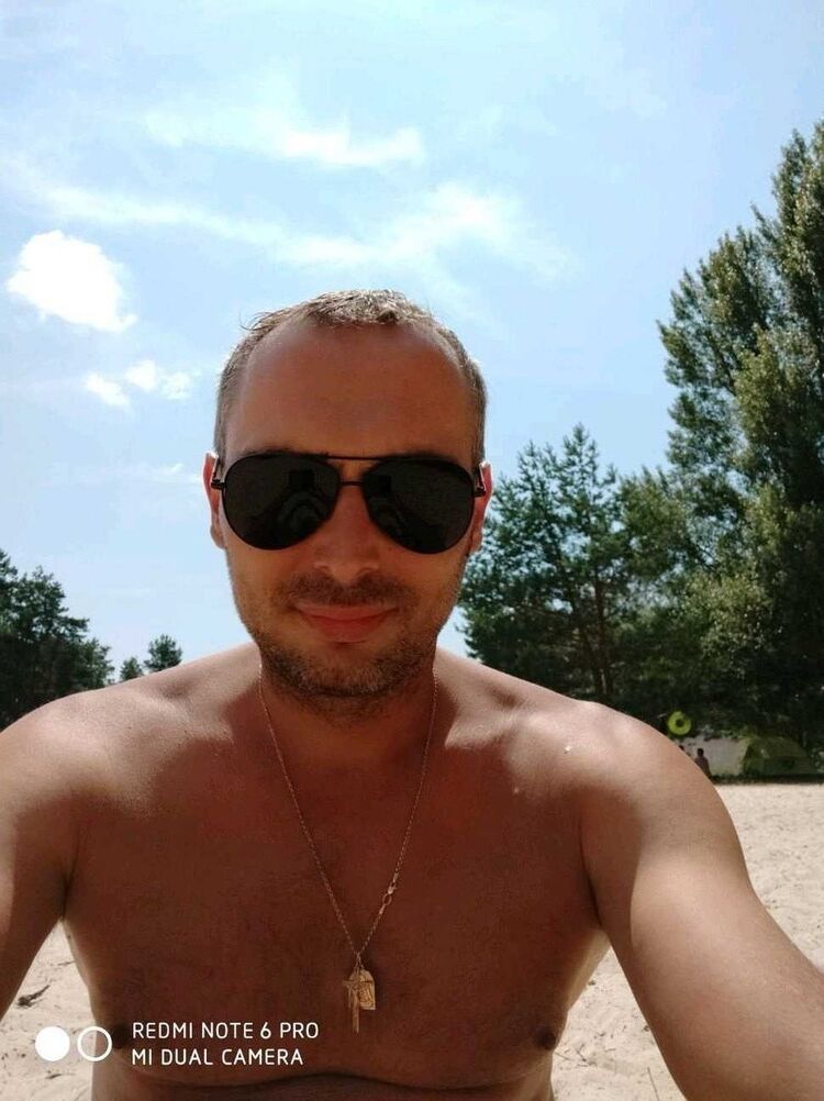  16628624  Dima, 44 ,    