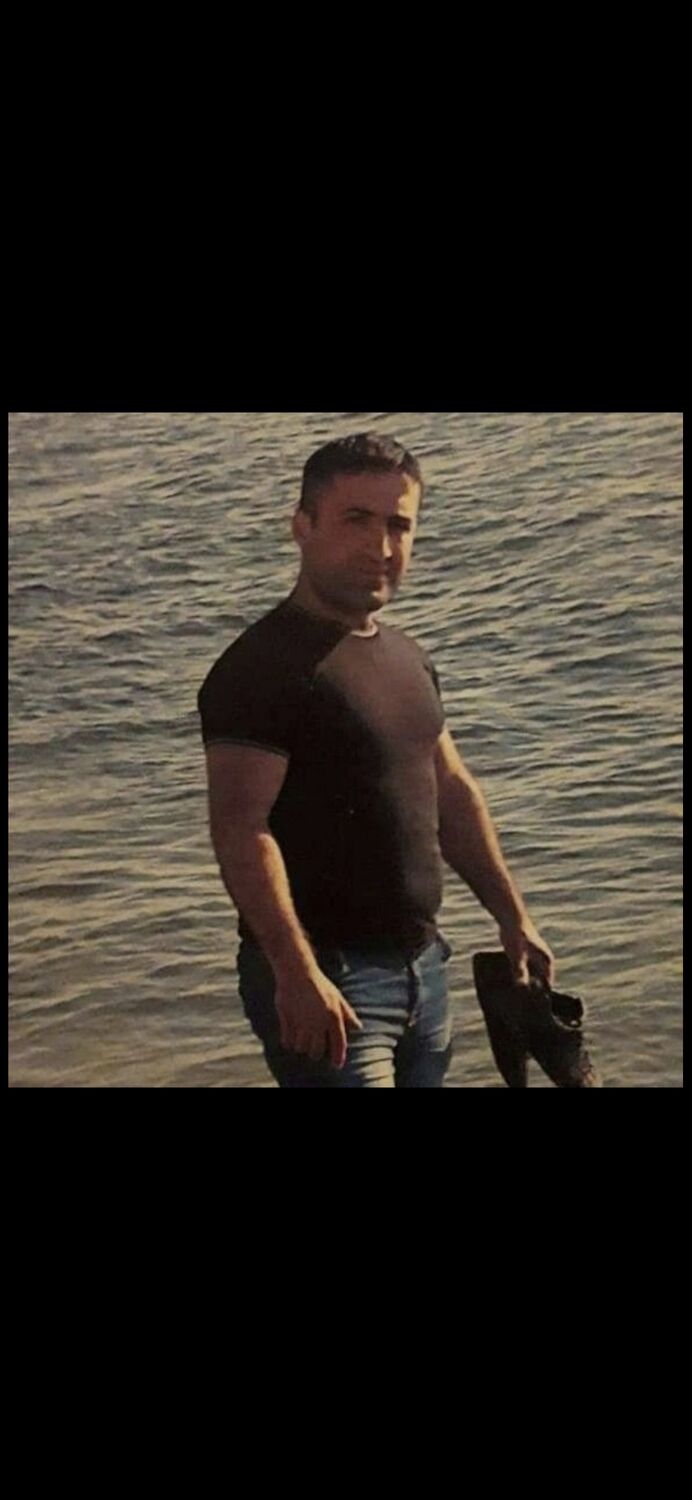  51464424  Farid, 39 ,    