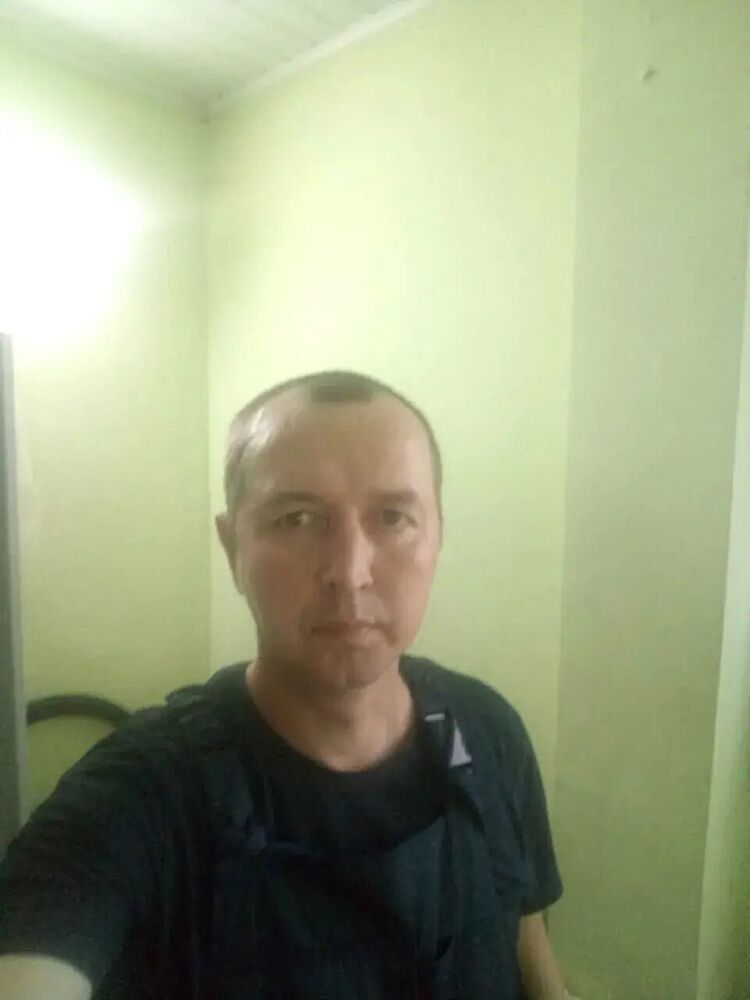  48194624  Ruslan, 44 ,    