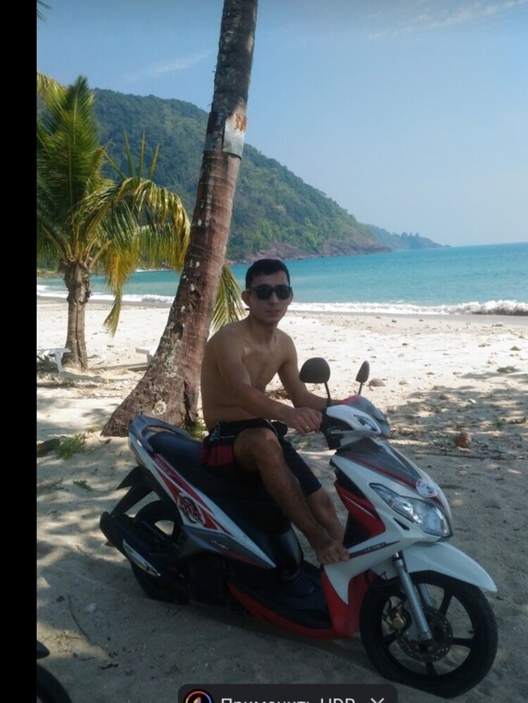  43110504  Arman, 37 ,    