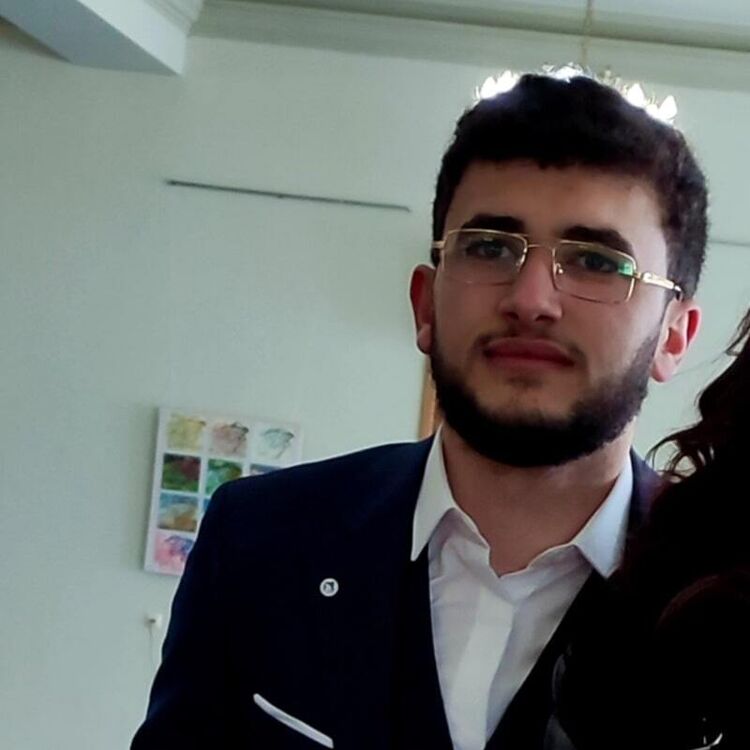 33333334  Narek, 22 ,    