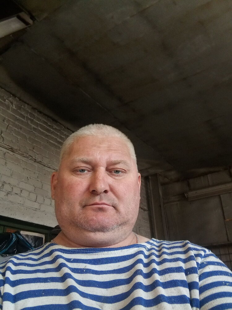  45646604  Denis, 44 ,    