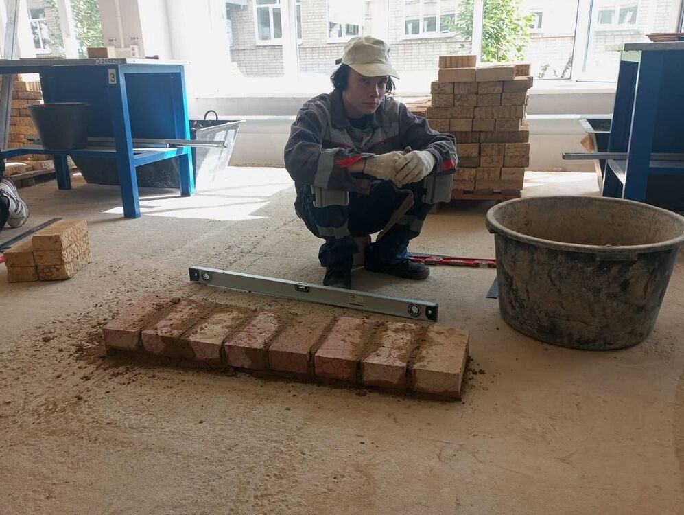  54321634  , 18 ,    -