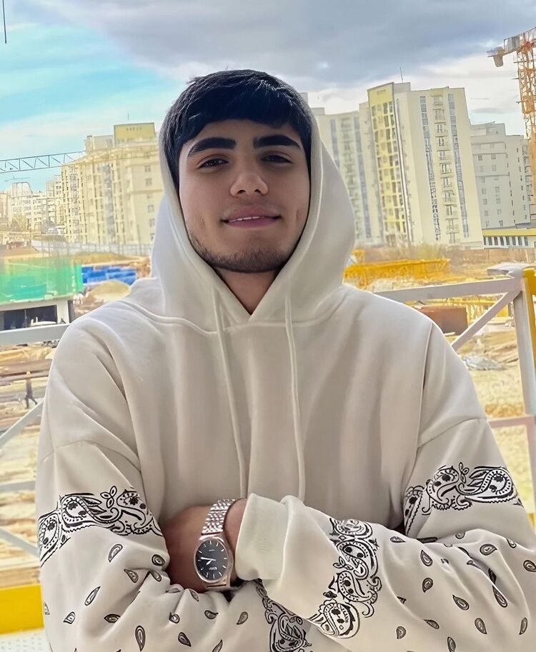 ,   Adamchik, 28 ,   ,   
