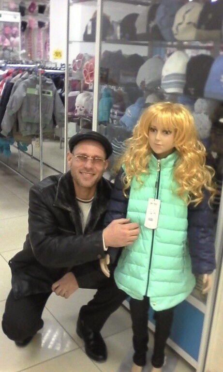  8104834  Andrey, 54 ,    