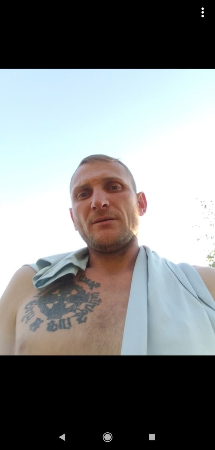  31100184  Vladimir, 37 ,    