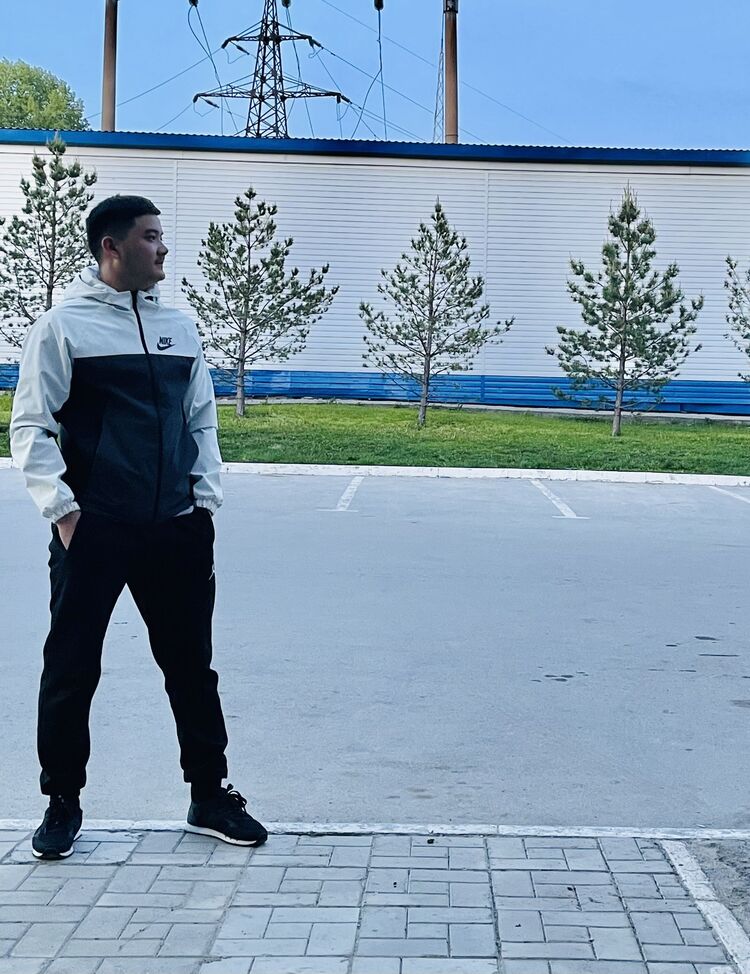  52937364  , 24 ,    