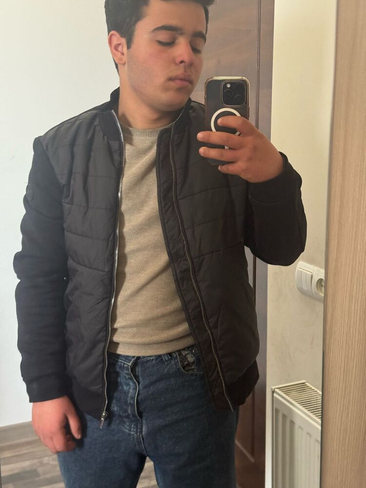  ,   Gurgen, 25 ,   ,   