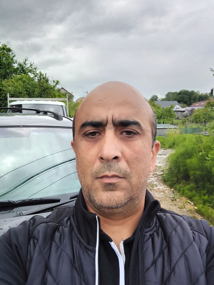  26615604  Artak, 43 ,    